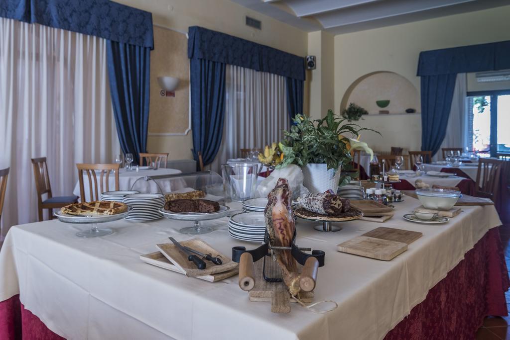 Hotel Villa Del Cardinale Norma Zewnętrze zdjęcie